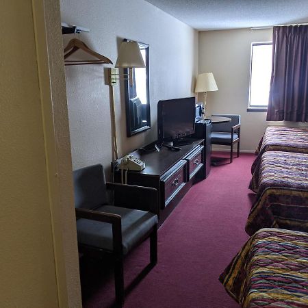 Super 8 By Wyndham Shelbyville Esterno foto
