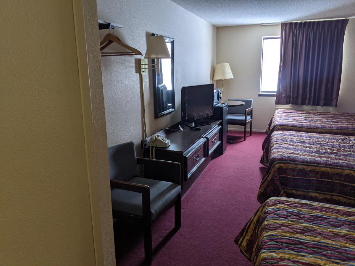 Super 8 By Wyndham Shelbyville Esterno foto