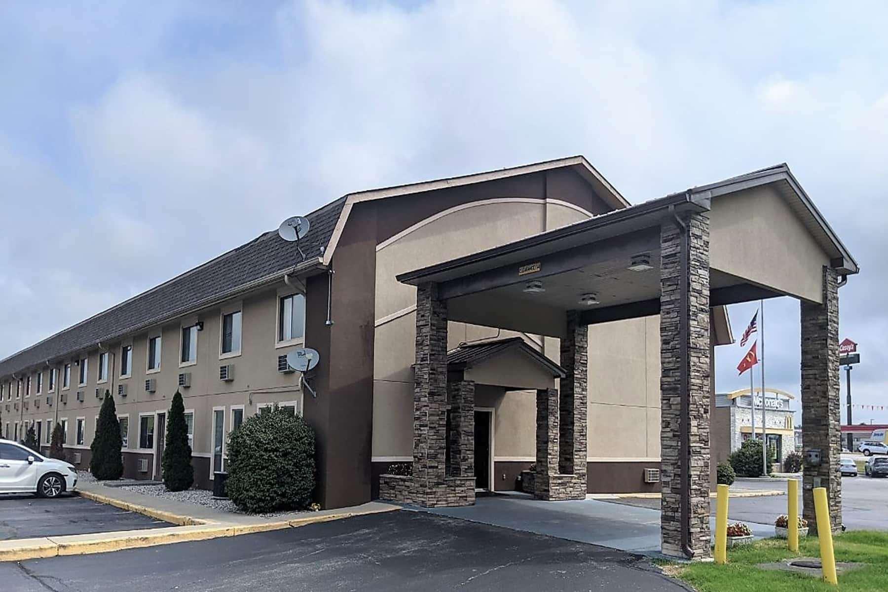 Super 8 By Wyndham Shelbyville Esterno foto