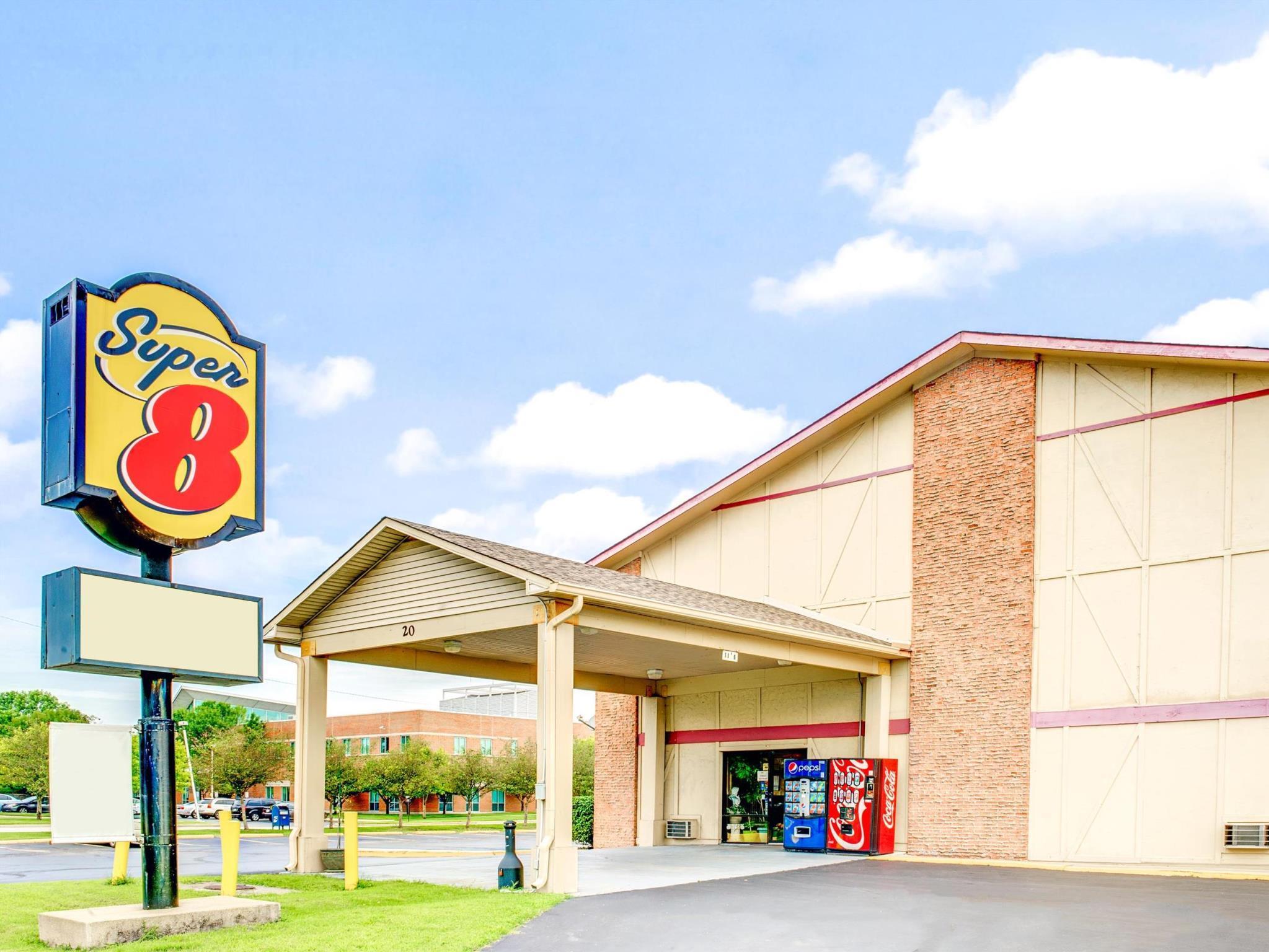 Super 8 By Wyndham Shelbyville Esterno foto